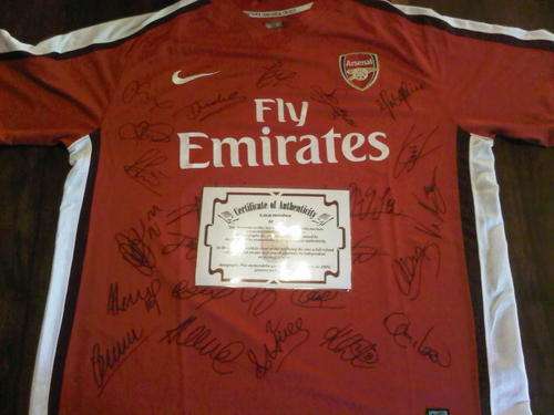 09/10 Arsenal Squad Hand Signed Original Shirt with Certificate(C.O.A)