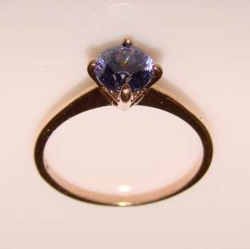 BEAUTIFUL SOLID 9ct YELLOW GOLD & TANZANITE RING : RING SIZE 7