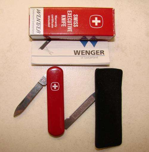 A BOXED SWISS ARMY EXECUTIVE KNIFE WITH CERTIFICATE