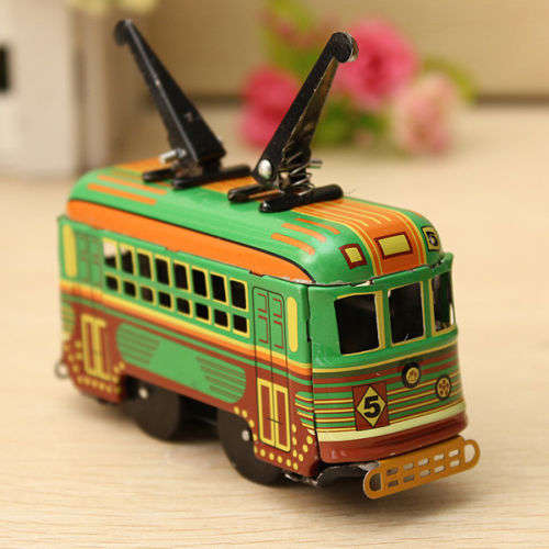 TIN TOY TRAM IN EXCELLENT CONDITION, WORKING WITH WIND-UPKEY.