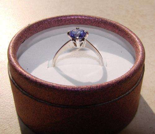 LOVELY STERLING SILVER AND TANZANITE RING : SIZE 7