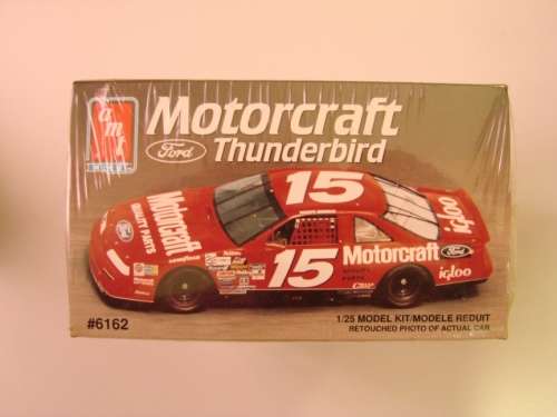 MOTORCRAFT FORD THUNDERBIRD NASCAR SCALE MODEL KIT : 1.25 SCALE