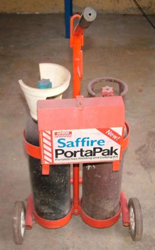 AFROX PORTA-PACK GAS BOTTLES AND GUAGES