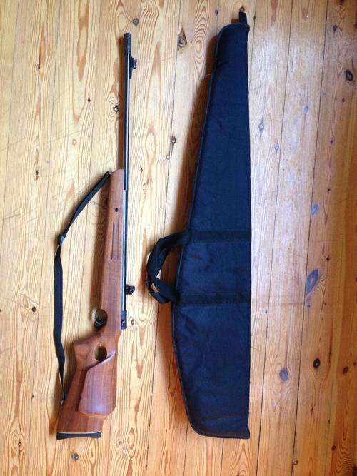 Mendoza RM-800 Air Rifle with Carry Bag