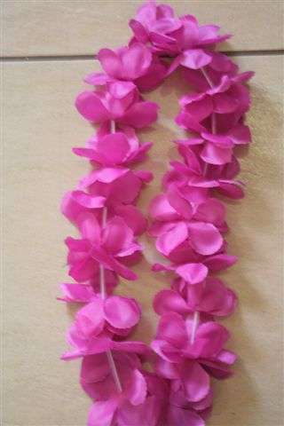 Hawaiian flower string