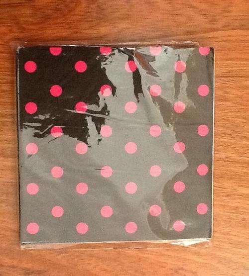 Black and pink polka dot 3 ply serviettes (20)