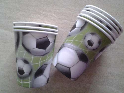 Soccer paper cups (8), was R12 now R6