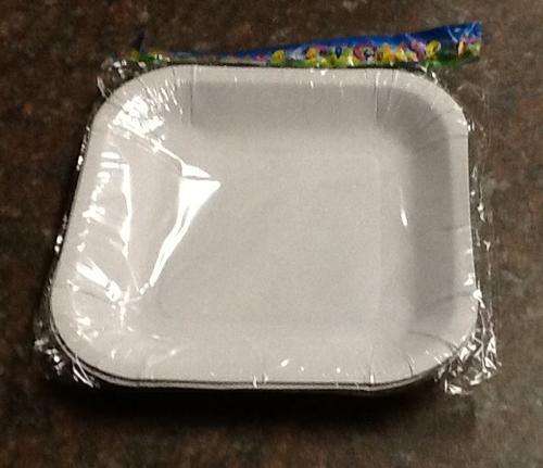 Small square paper plates (10) - white