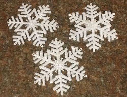 Plastic snowflakes for decor - frozen or winter party - 16cm wide - 3 per pack - white