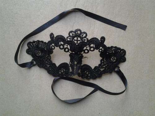 Fancy black lace mask - dress up was R25 now R13