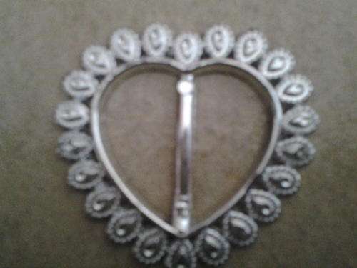 Plastic brooch perfect for a princess/sofia/frozen party invite, 4x4cm was R2 now R1