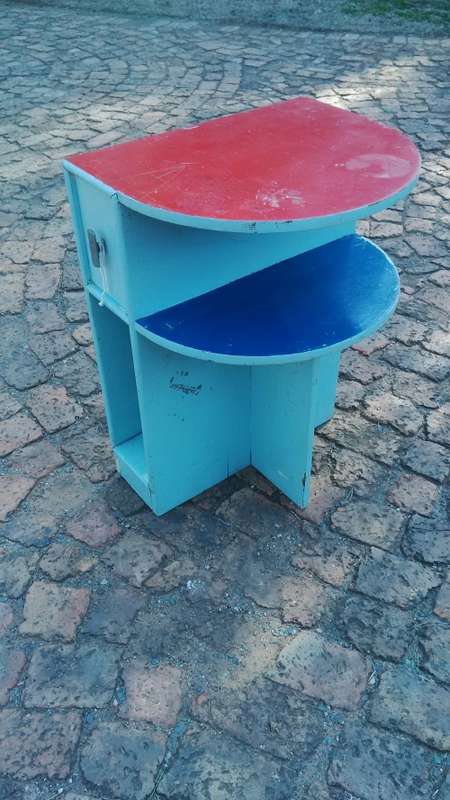 RETRO BEDSIDE TABLE