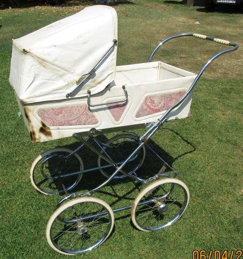 VINTAGE PRAM