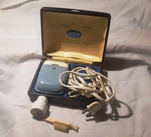 Fantastic find!! Vintage RONSON Electric Shaver in original box