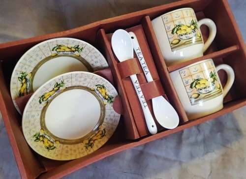 Beautiful Vintage Tea Cup set with spoons - In original Packaging