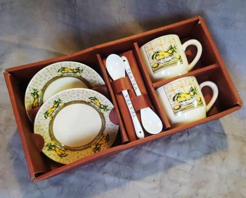 Beautiful Vintage Tea Cup set with spoons - In original Packaging