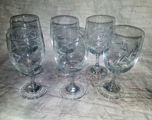 CUT GLASS !!! - Set of SIX beautiful Wine glasses - Stunning