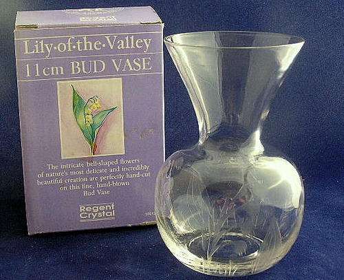 Wow!!! Stunning!!! Hand Blown, Hand Cut, Bud Vase in its original box