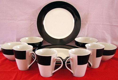 Stunning 12 Piece Black & White Dinner Set