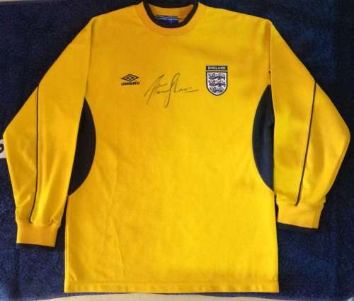 England shirt signed by Alan Shearer (early 2000s)