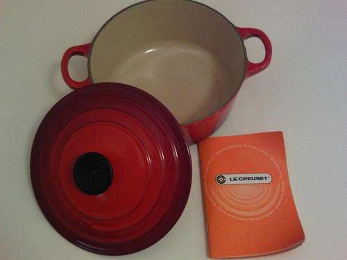 LE CREUSET CHERRY RED ROUND POT.