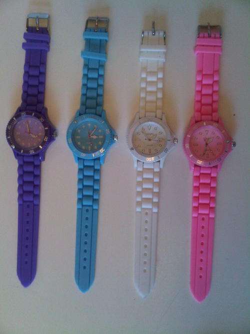 Ladies fashion watches. Only R55.00 Great Gift!!!!!!!