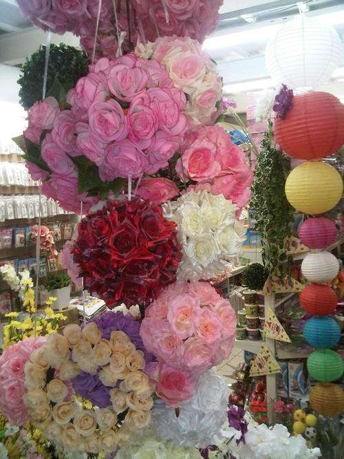Artificial Rose Balls. Ideal for your Wedding.