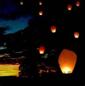 Sky lanterns "uniquely breathtaking" 100 for R6.75 each.