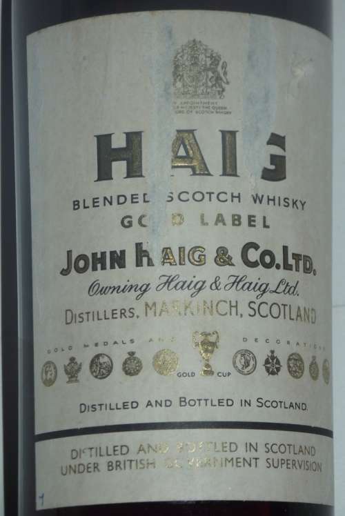 Haig Blended Scotch Whisky ; Gold lable Distillers Markinch ,Scotland in felt box