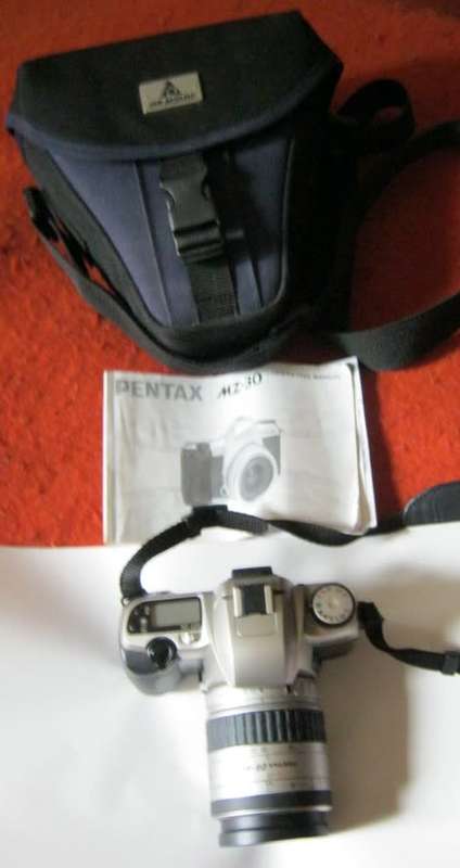 Pentax MZ-30  with 28-80 zoom lense  with manual and bag