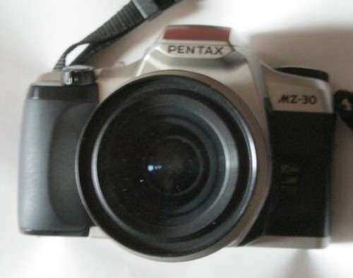 Pentax MZ-30  with 28-80 zoom lense  with manual and bag