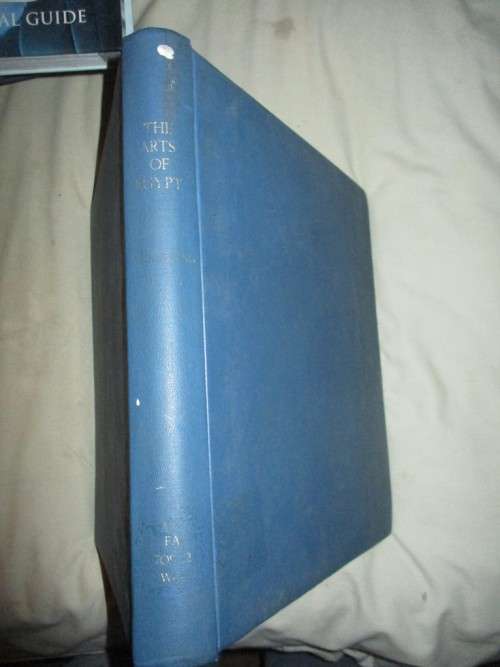 The arts of Egypt by Irmgard Woldering  1967
