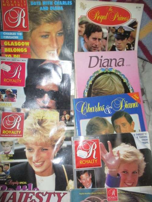 35 Royal Family magazines