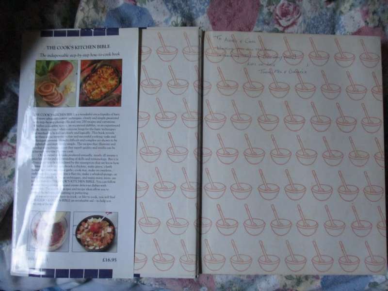 The Cook`s Kitchen Bible: Over 150 Step-By-Step Techniques