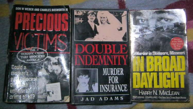 True Crime Books x8