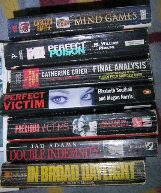 True Crime Books x8