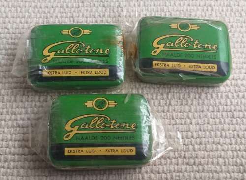 Gramophone Needle`s Tin x3 with needle`s