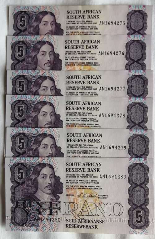 C.L.  Stals Governor of SARB. Bank note collection with signed Photo and signed letter from SARB.