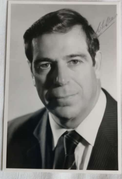 C.L.  Stals Governor of SARB. Bank note collection with signed Photo and signed letter from SARB.