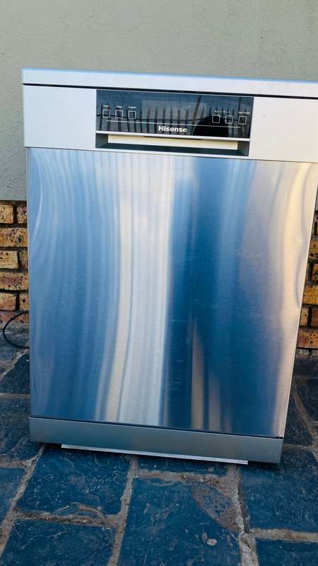 Hisense 15 Place Stainless Steel Dishwasher H15DSS