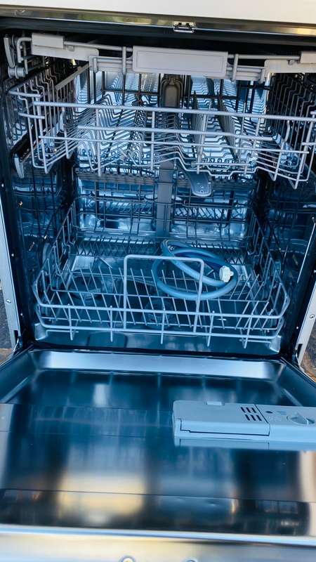 Hisense 15 Place Stainless Steel Dishwasher H15DSS