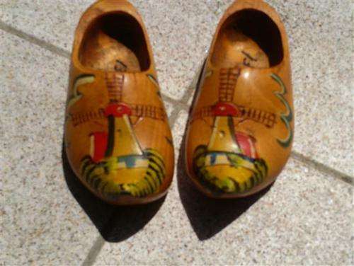 childrens wooden clogs size 13
