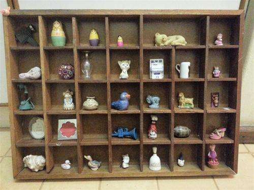 PRINTERS TRAY INCLUDING ORNAMENTS