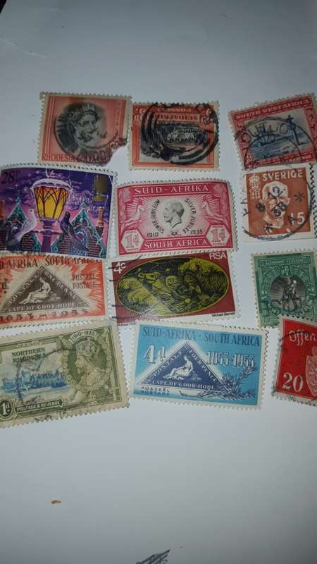 Collection of 1000 stamps from all over guaranteed 1000 in bag