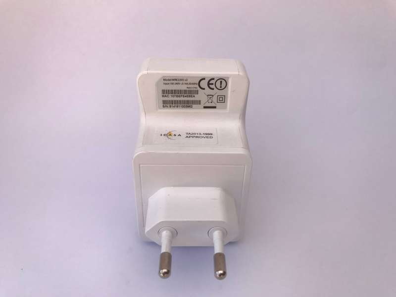 WRE2205 v2 N300   WiFi Range Extender