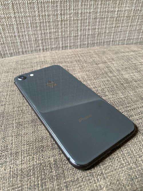 iPhone 8 64GB