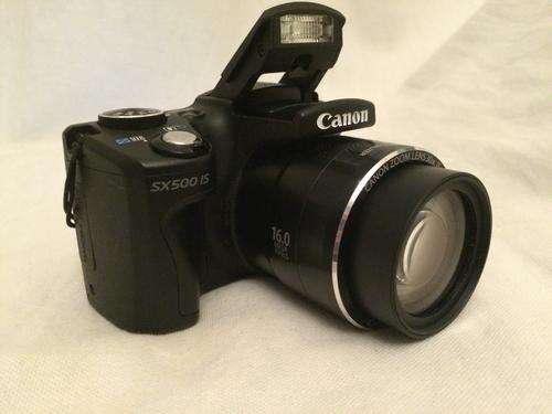 Canon SX500 IS (with 8GB card and accessories )