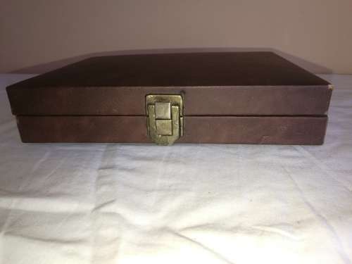 VINTAGE BACK GAMMON SET IN CASE