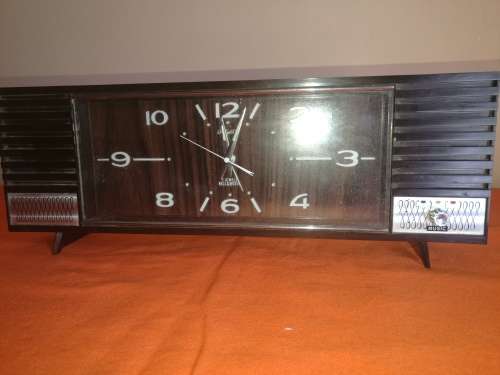 FABULOUS RETRO RHYTHM ALARM CLOCK
