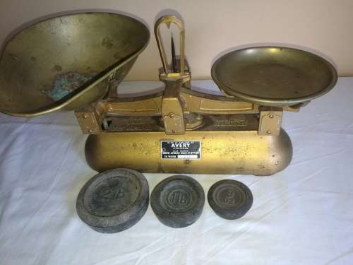 VINTAGE AVERY 2LB SCALE